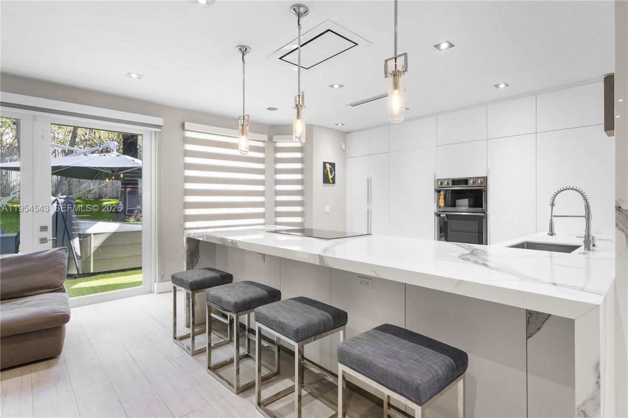 5869 NW 112th Ct , Doral, FL 33178 Photo