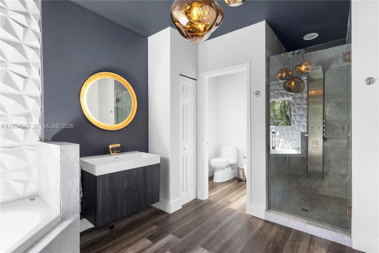 5869 NW 112th Ct , Doral, FL 33178 Photo