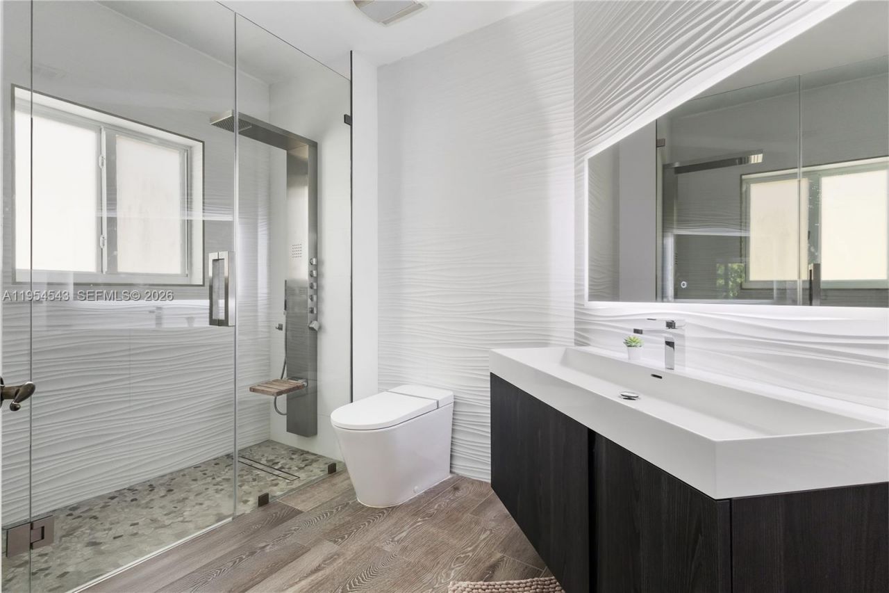 5869 NW 112th Ct , Doral, FL 33178 Photo