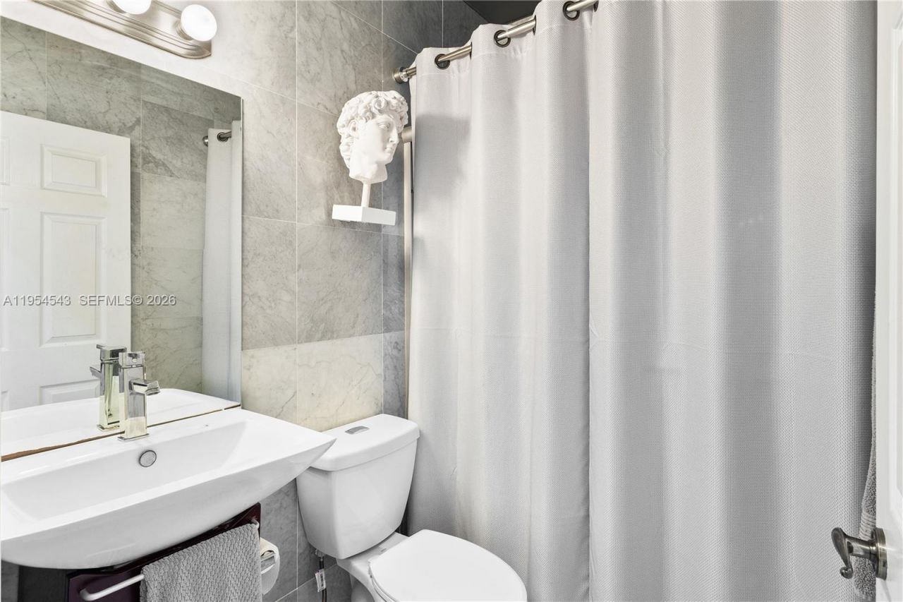 5869 NW 112th Ct , Doral, FL 33178 Photo