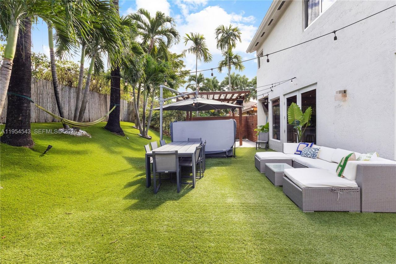 5869 NW 112th Ct , Doral, FL 33178 Photo