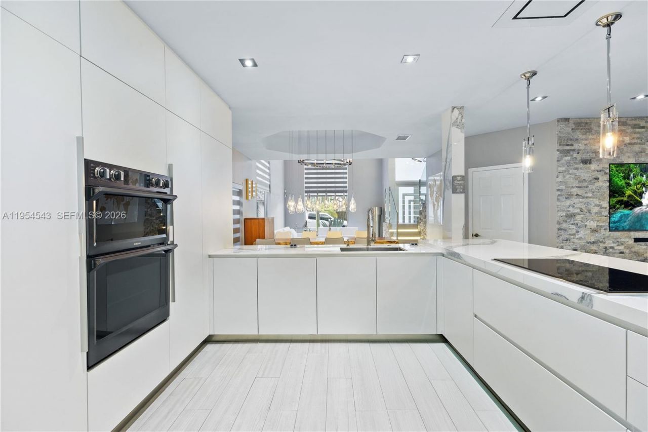 5869 NW 112th Ct , Doral, FL 33178 Photo