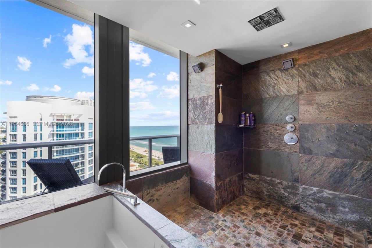 5875 Collins Ave, Unit PH-7, Miami Beach, FL 33140 Photo