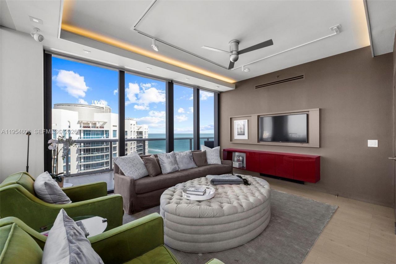 5875 Collins Ave, Unit PH-7, Miami Beach, FL 33140 Photo