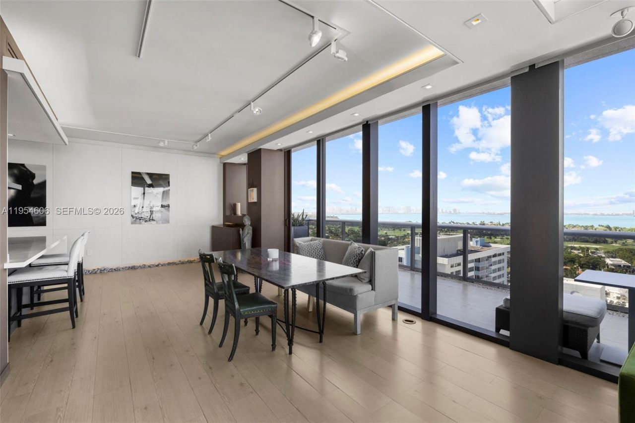 5875 Collins Ave, Unit PH-7, Miami Beach, FL 33140 Photo