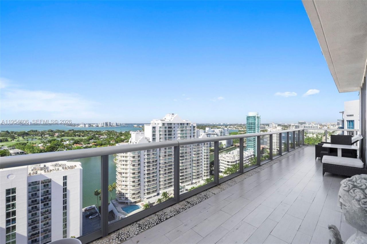 5875 Collins Ave, Unit PH-7, Miami Beach, FL 33140 Photo