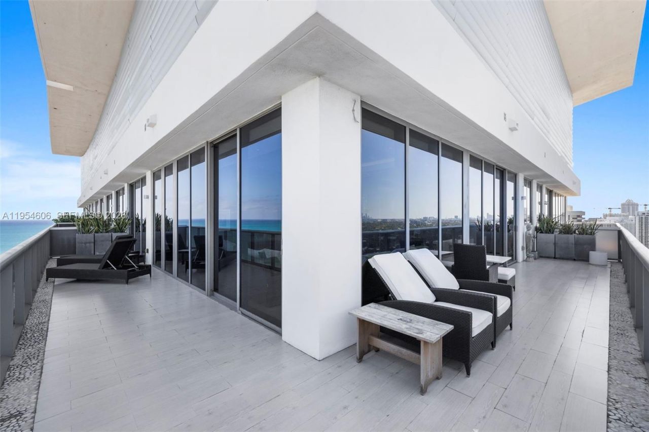 5875 Collins Ave, Unit PH-7, Miami Beach, FL 33140 Photo