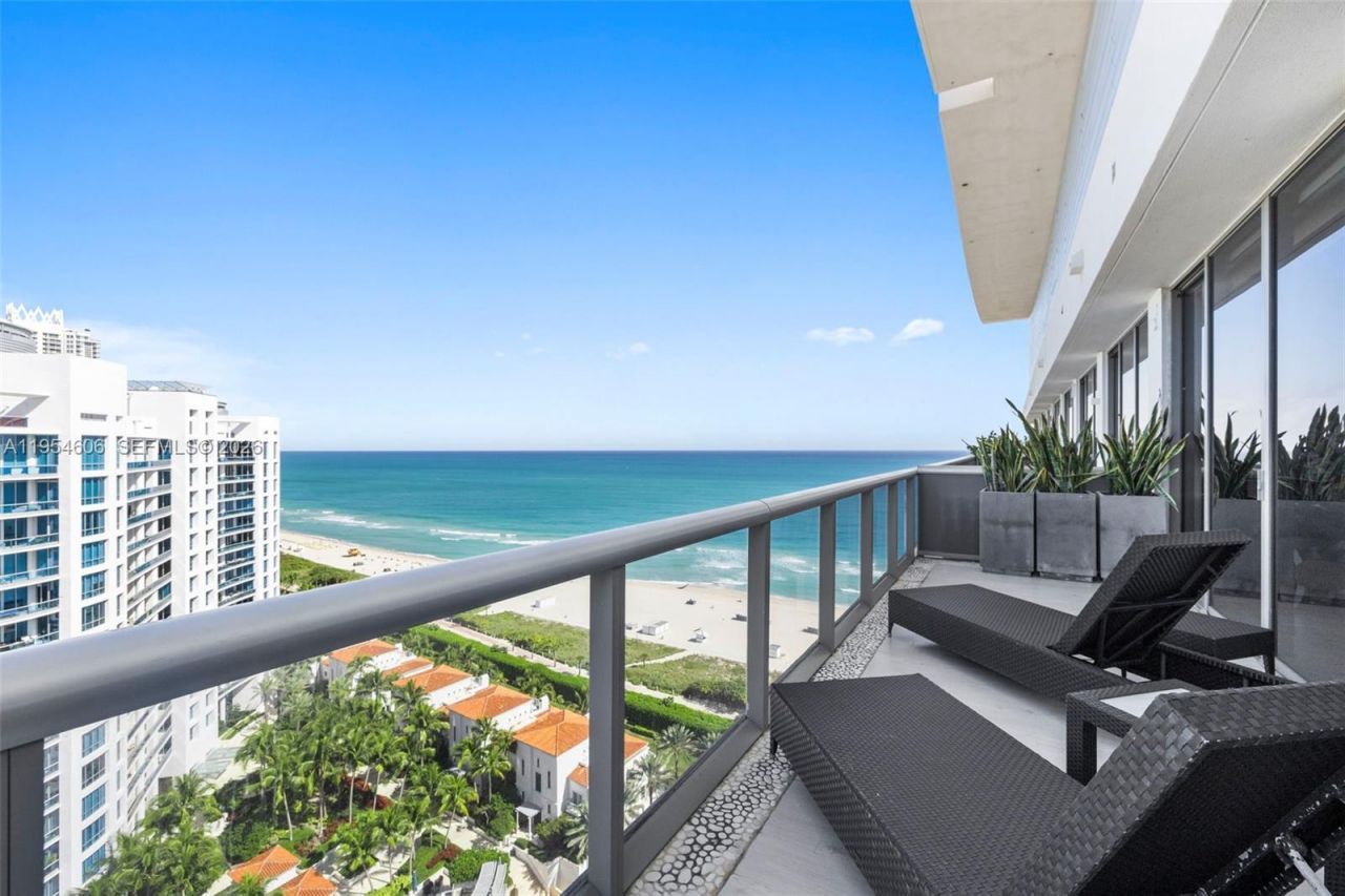 5875 Collins Ave, Unit PH-7, Miami Beach, FL 33140 Photo