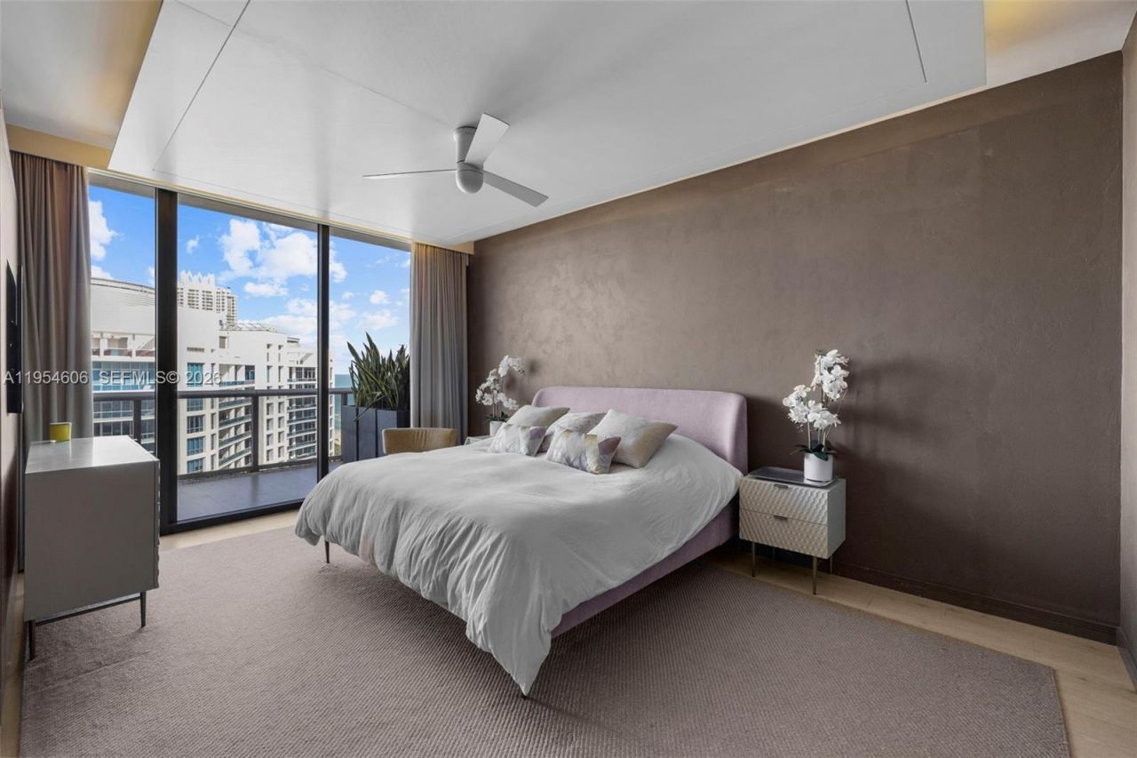 5875 Collins Ave, Unit PH-7, Miami Beach, FL 33140 Photo