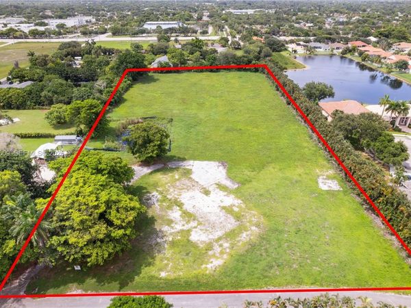 3800 NW 91st Ave , Cooper City, FL 33024