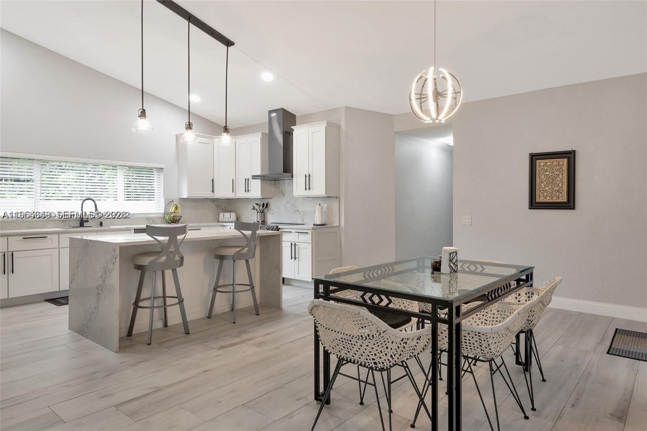 1800 Water Ridge Dr, Weston, FL 33326 Photo