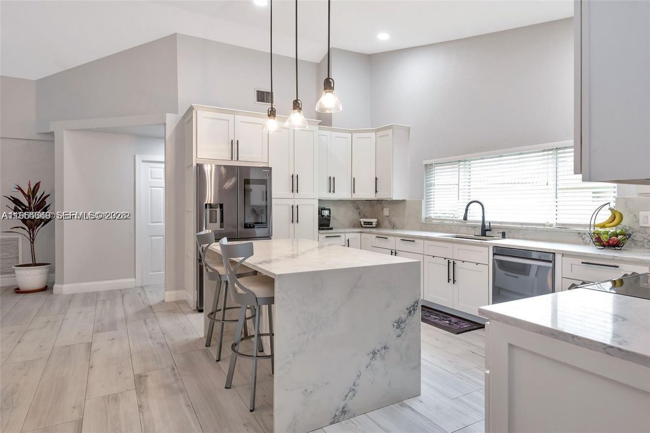 1800 Water Ridge Dr, Weston, FL 33326 Photo