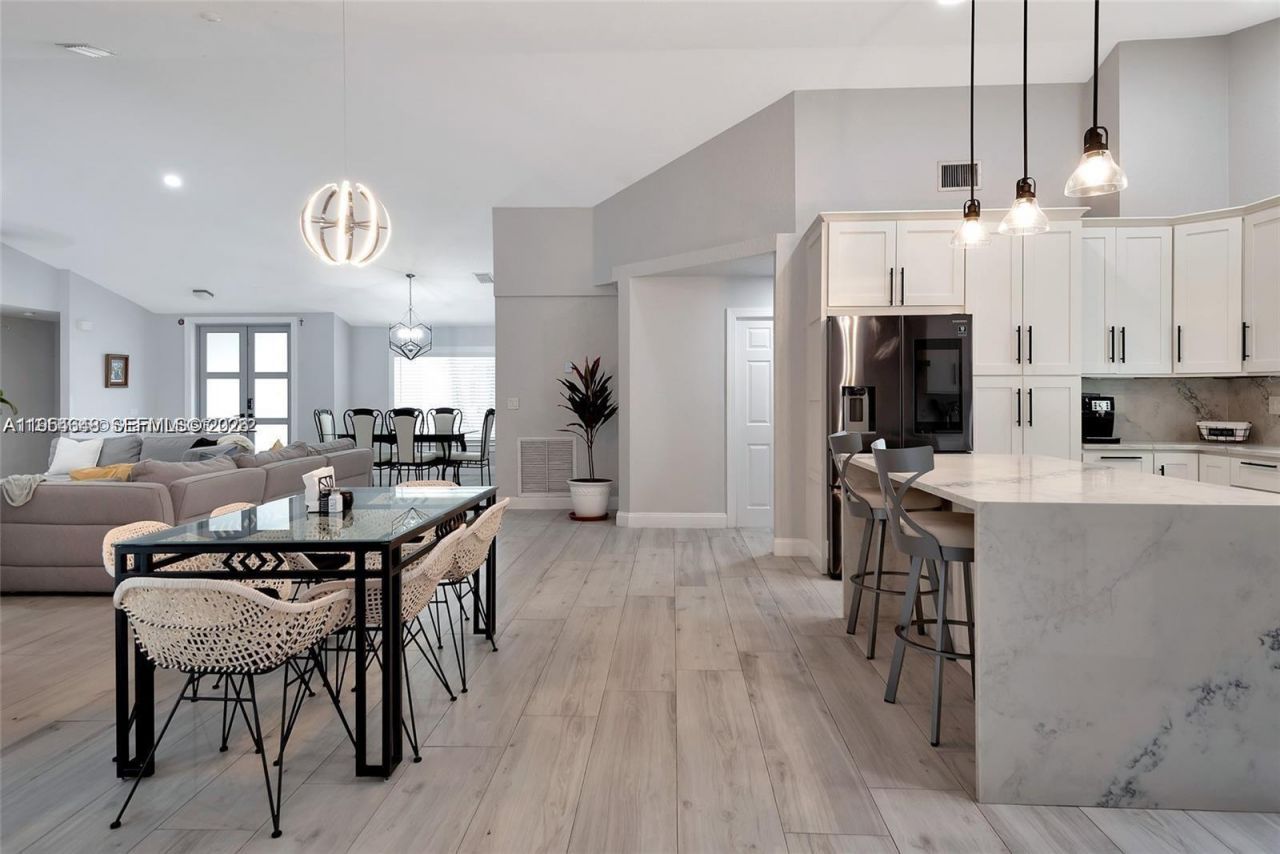 1800 Water Ridge Dr, Weston, FL 33326 Photo