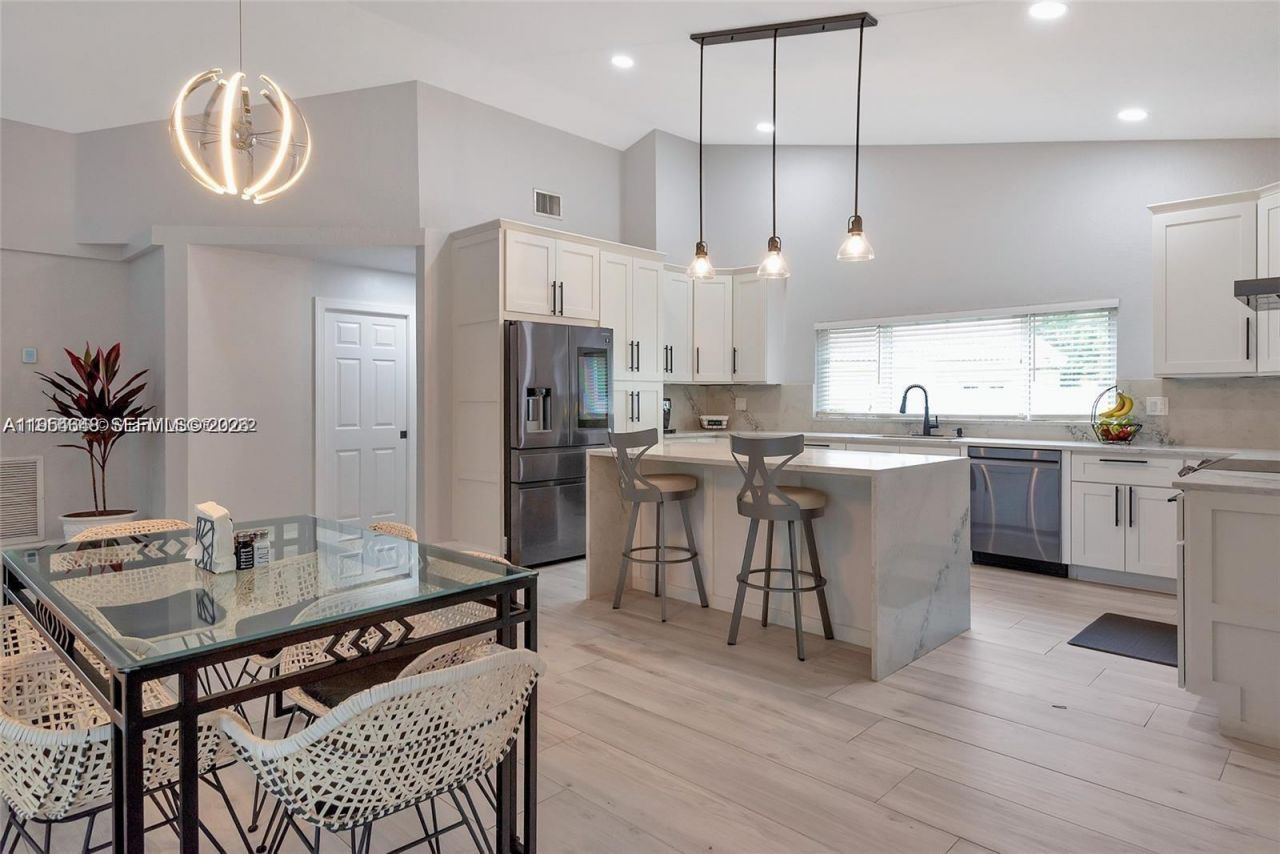 1800 Water Ridge Dr, Weston, FL 33326 Photo