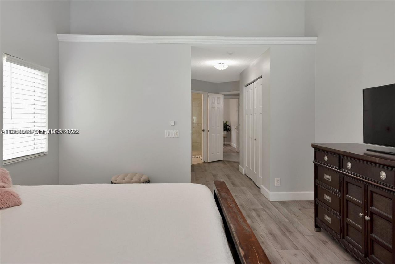 1800 Water Ridge Dr, Weston, FL 33326 Photo