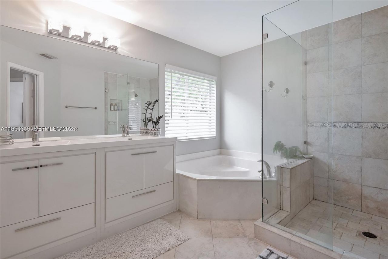 1800 Water Ridge Dr, Weston, FL 33326 Photo