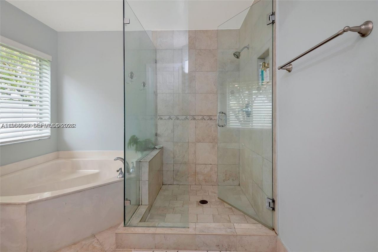 1800 Water Ridge Dr, Weston, FL 33326 Photo