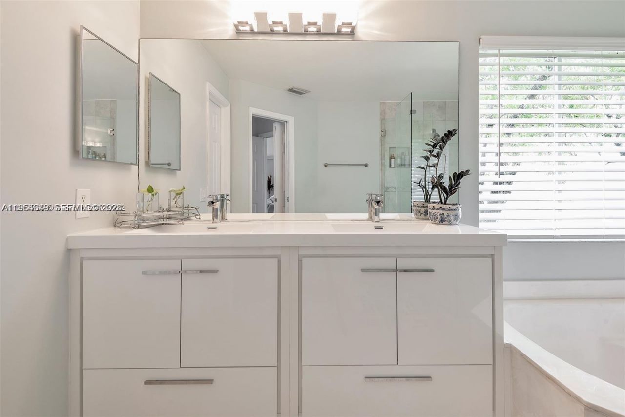 1800 Water Ridge Dr, Weston, FL 33326 Photo