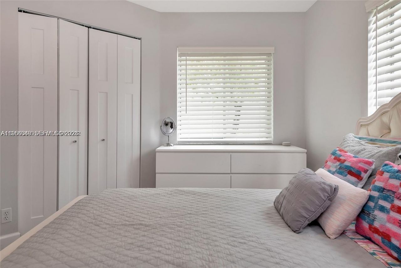 1800 Water Ridge Dr, Weston, FL 33326 Photo