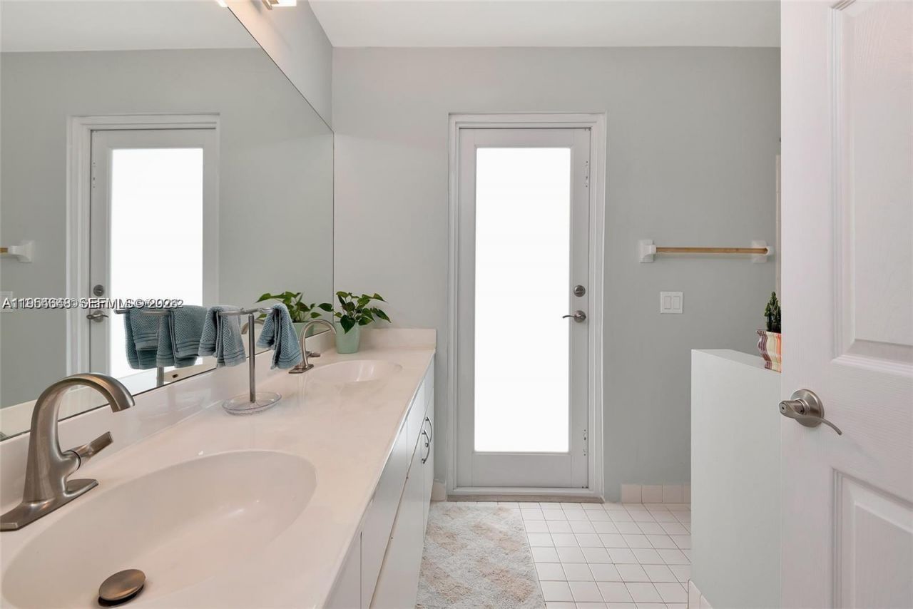 1800 Water Ridge Dr, Weston, FL 33326 Photo