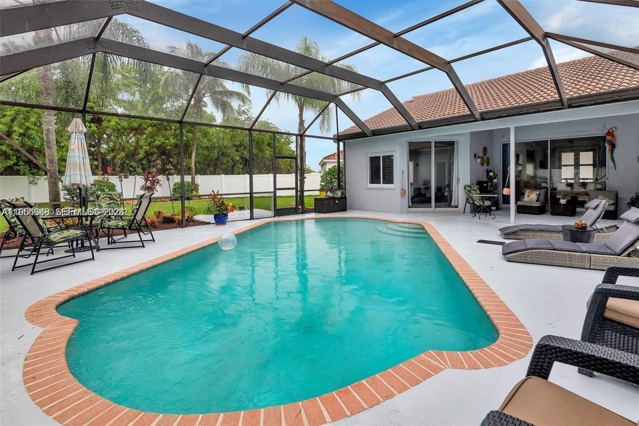 1800 Water Ridge Dr, Weston, FL 33326 Photo