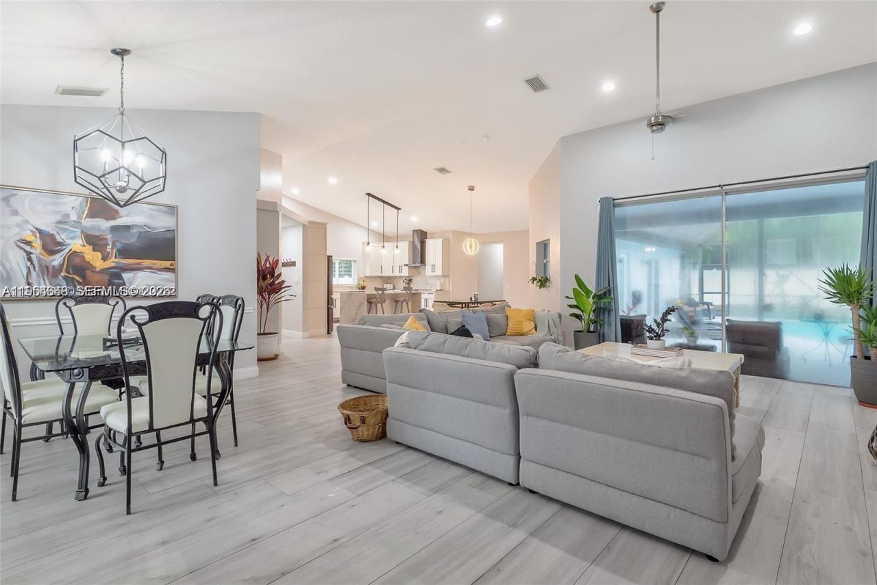 1800 Water Ridge Dr, Weston, FL 33326 Photo