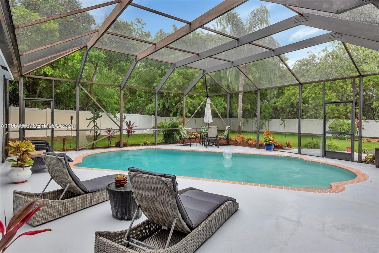 1800 Water Ridge Dr, Weston, FL 33326 Photo