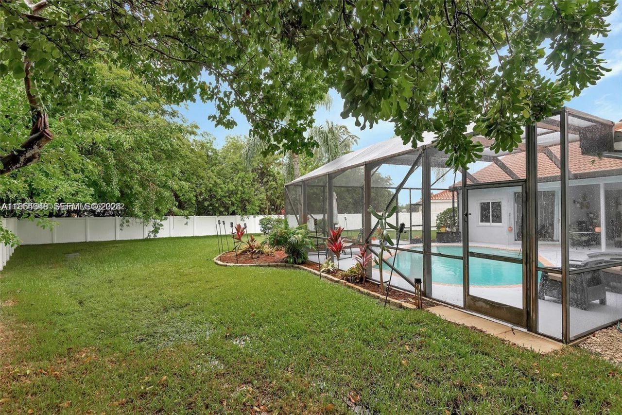 1800 Water Ridge Dr, Weston, FL 33326 Photo