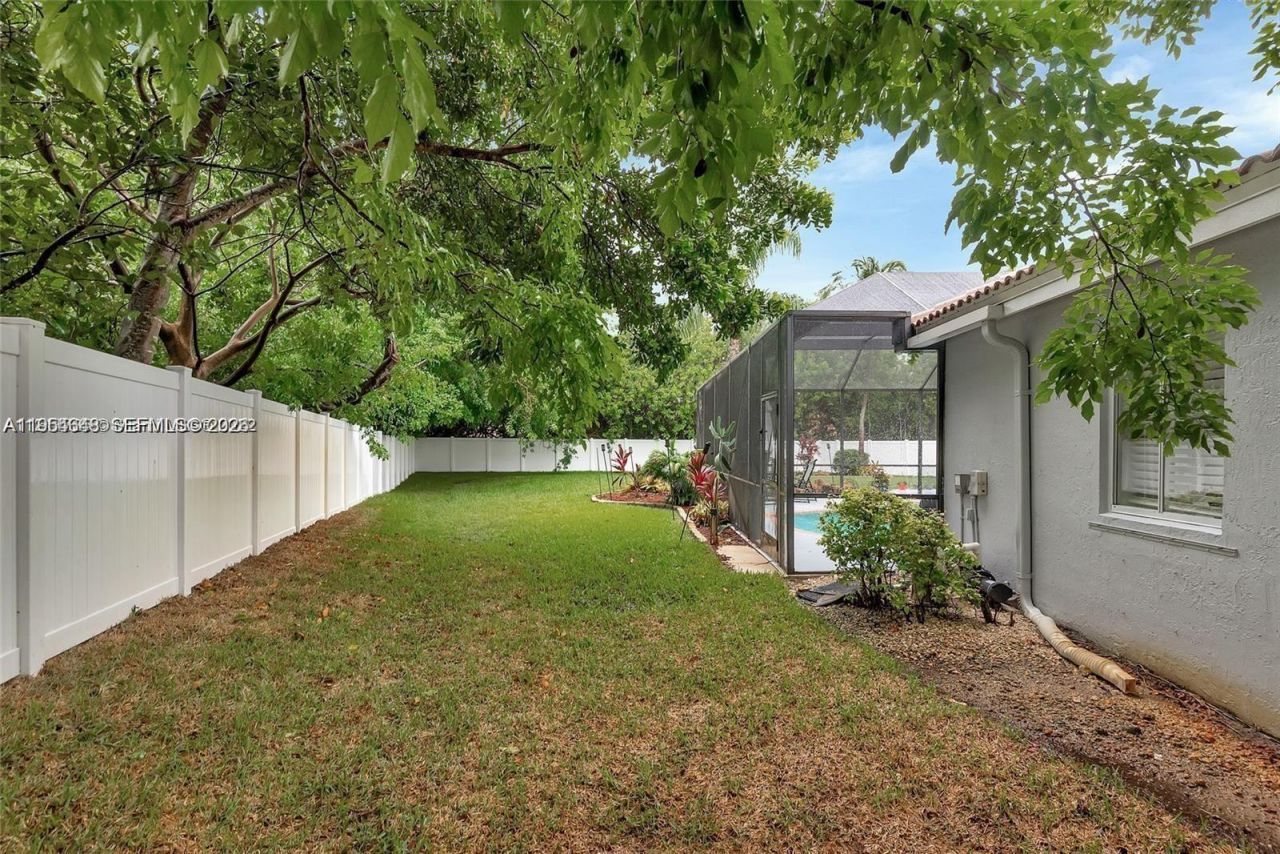 1800 Water Ridge Dr, Weston, FL 33326 Photo