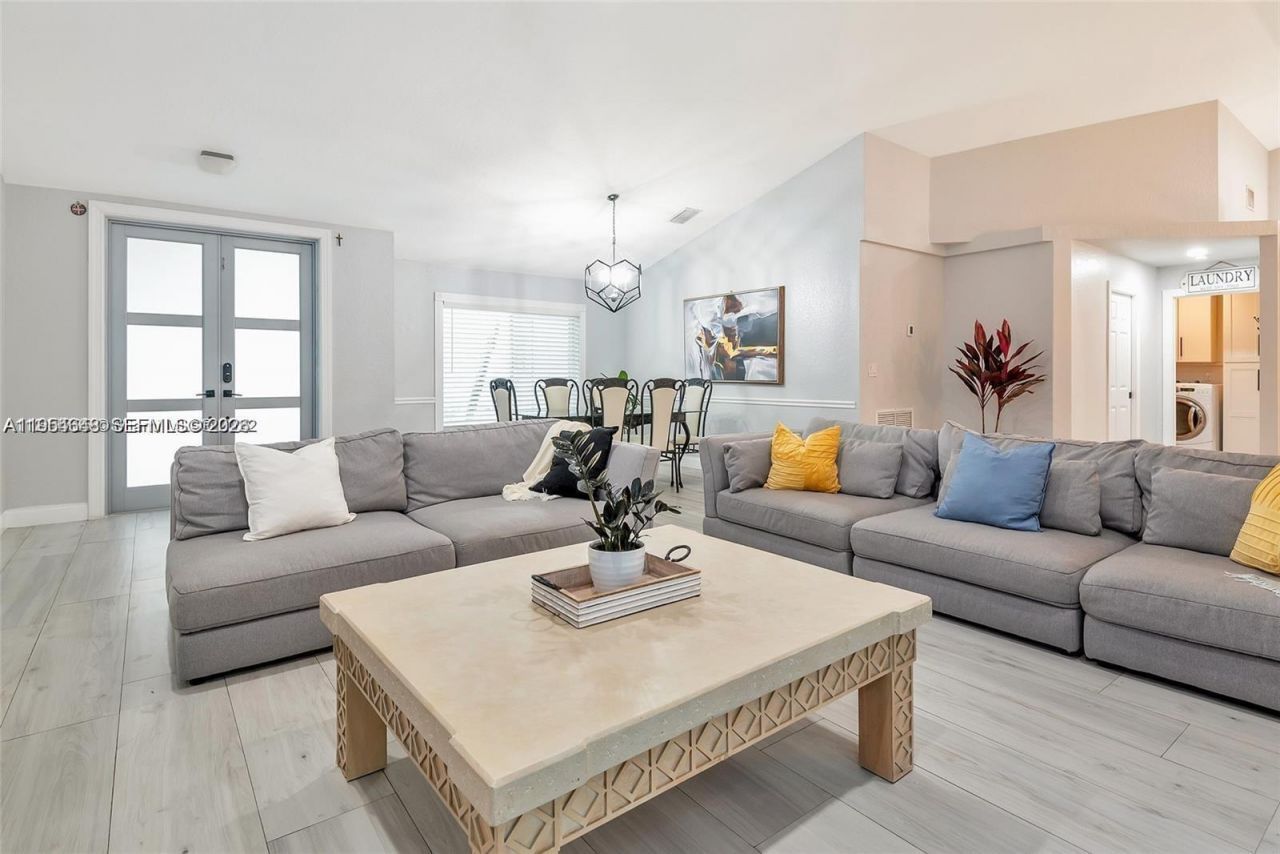 1800 Water Ridge Dr, Weston, FL 33326 Photo