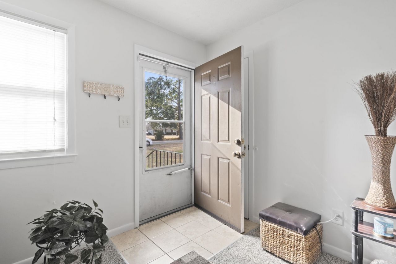 112 Longwood Ln. Photo 10