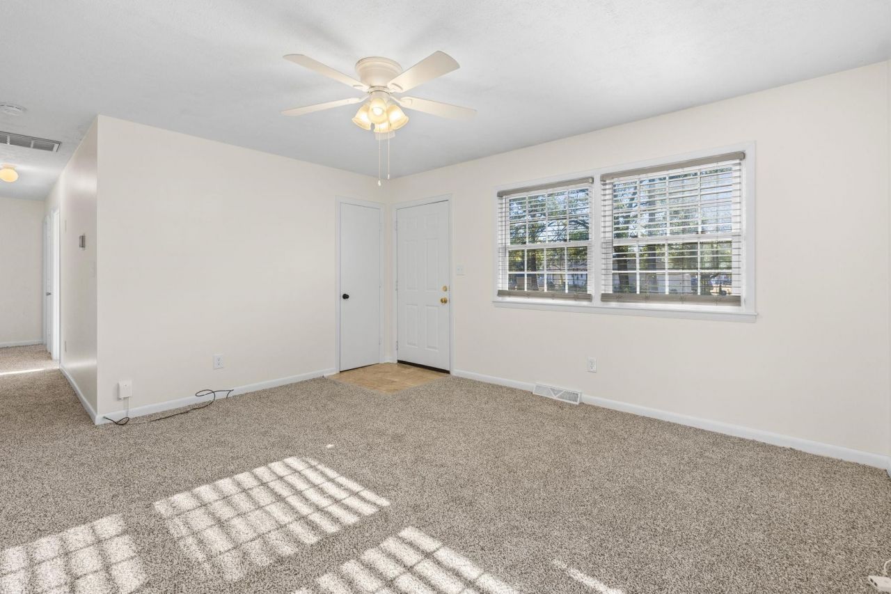 112 Longwood Ln. Photo 14