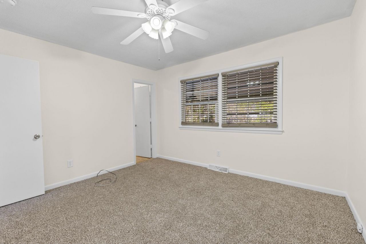 112 Longwood Ln. Photo 16