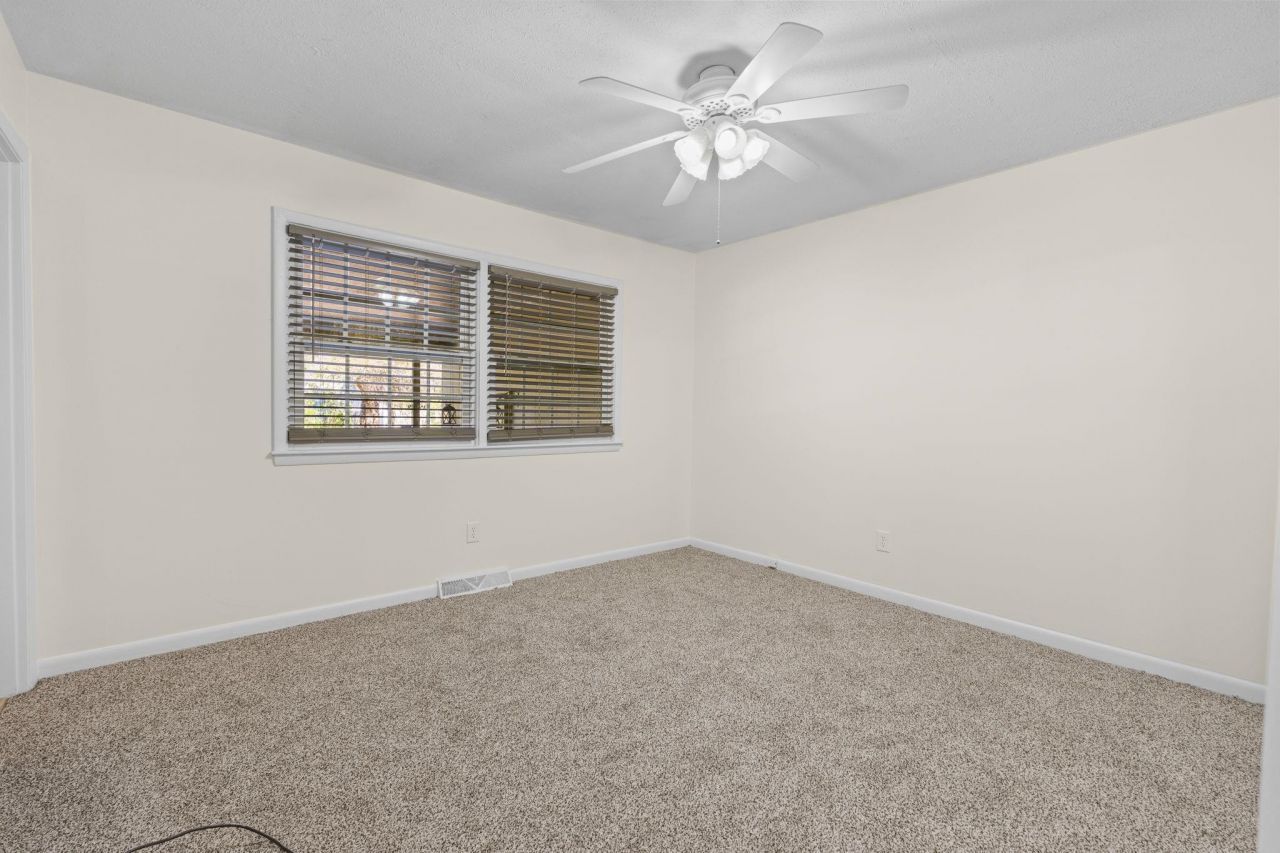 112 Longwood Ln. Photo 24