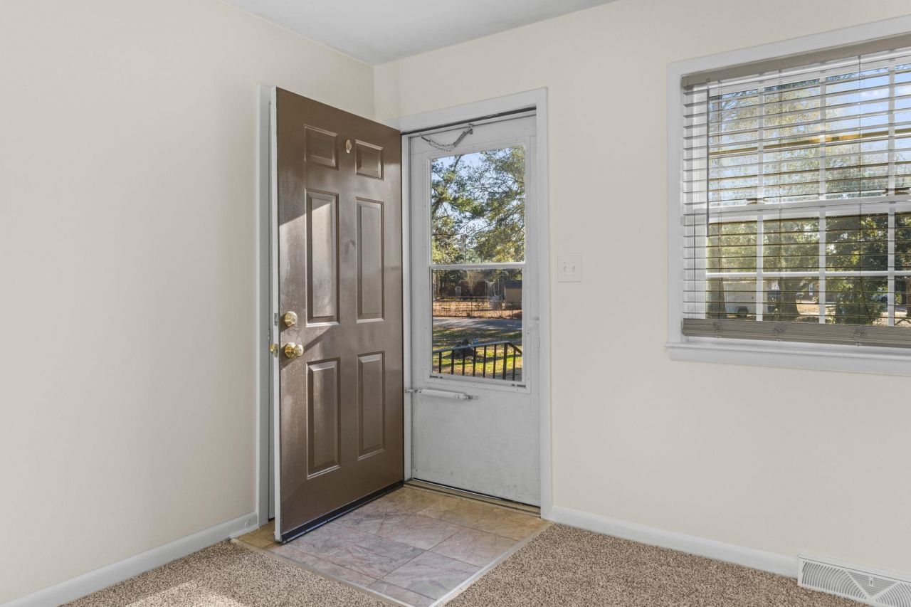 112 Longwood Ln. Photo 28