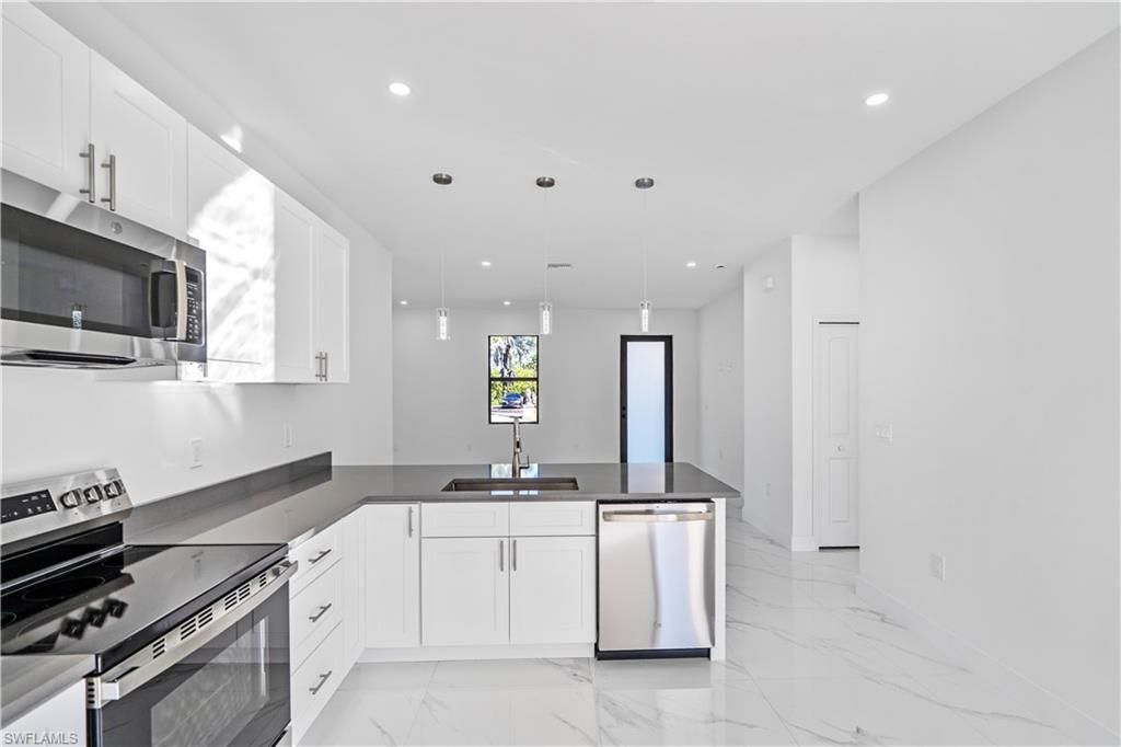 928/930 Hepburn Ave, Lehigh Acres, FL 33974 Photo