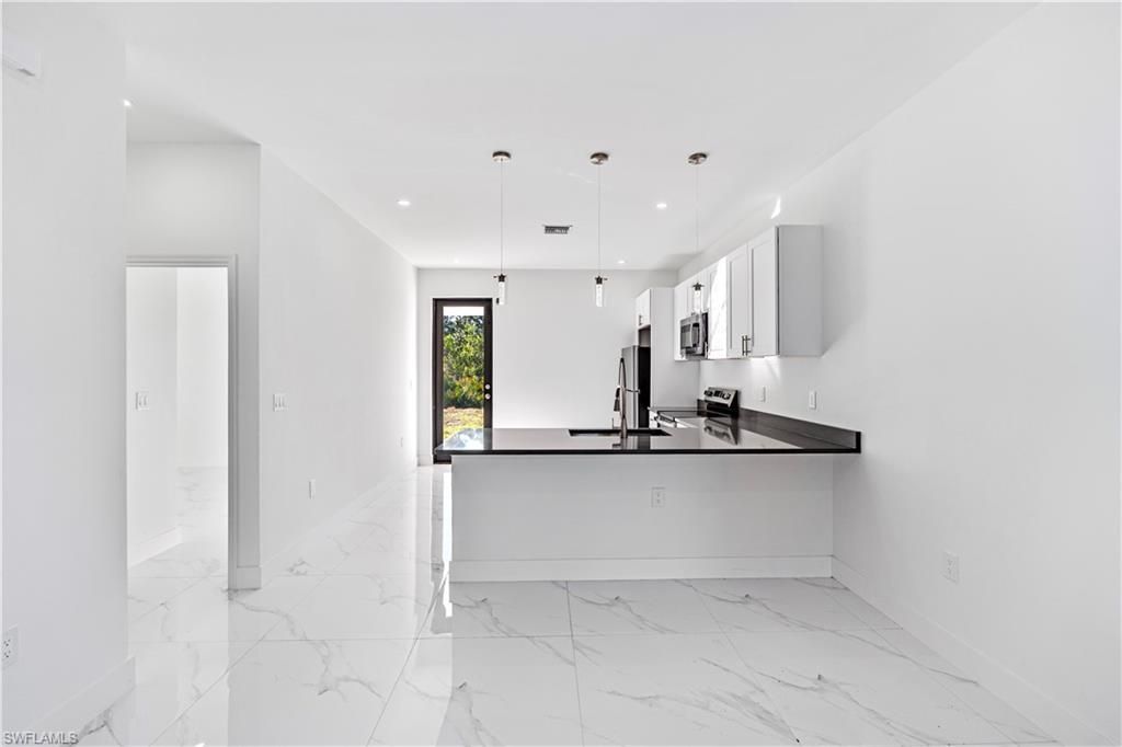 928/930 Hepburn Ave, Lehigh Acres, FL 33974 Photo