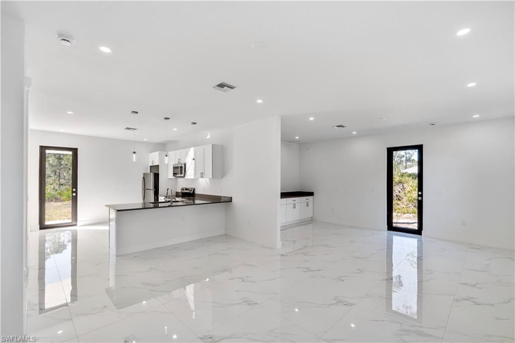 928/930 Hepburn Ave, Lehigh Acres, FL 33974 Photo