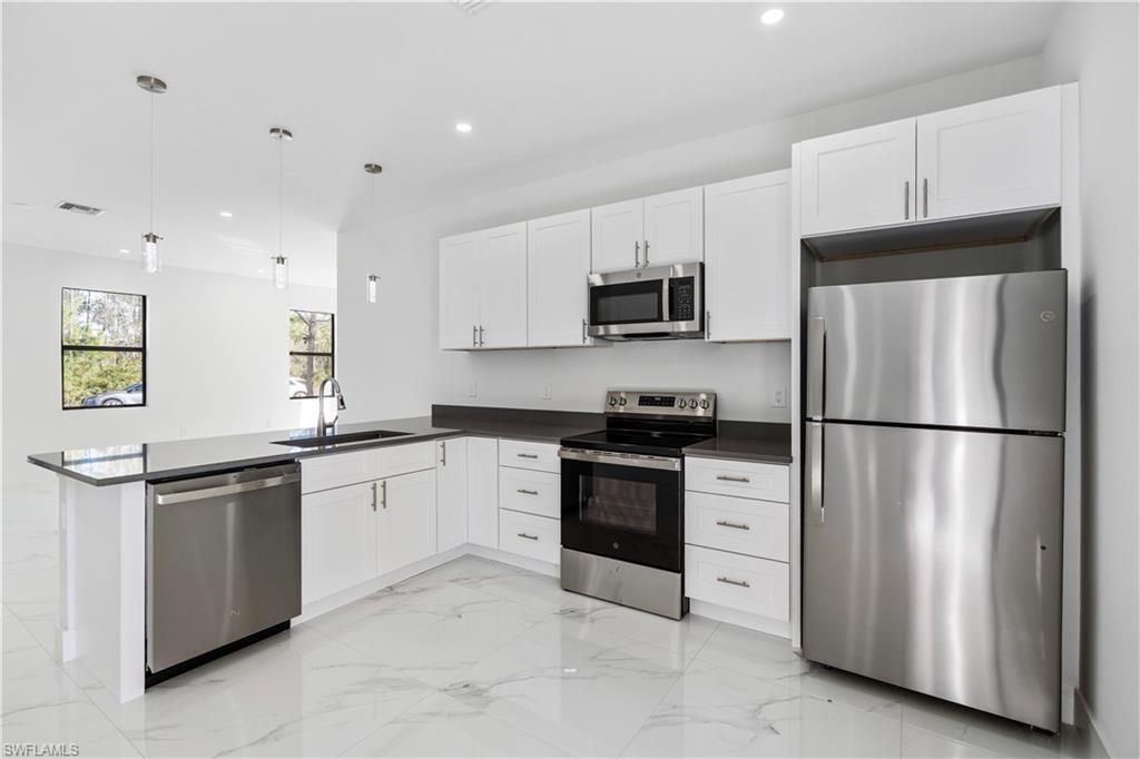 928/930 Hepburn Ave, Lehigh Acres, FL 33974 Photo