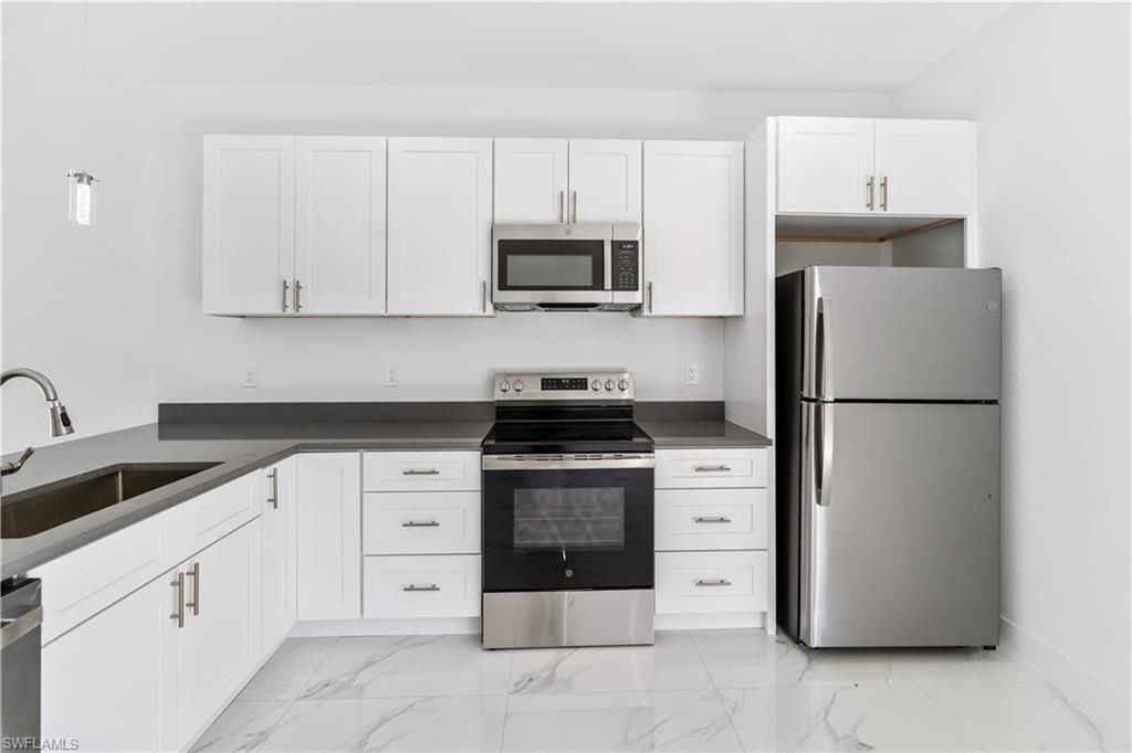 928/930 Hepburn Ave, Lehigh Acres, FL 33974 Photo