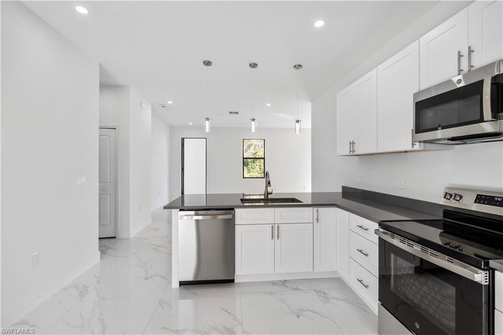 928/930 Hepburn Ave, Lehigh Acres, FL 33974 Photo