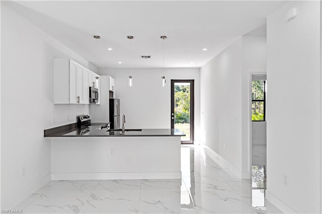 928/930 Hepburn Ave, Lehigh Acres, FL 33974 Photo