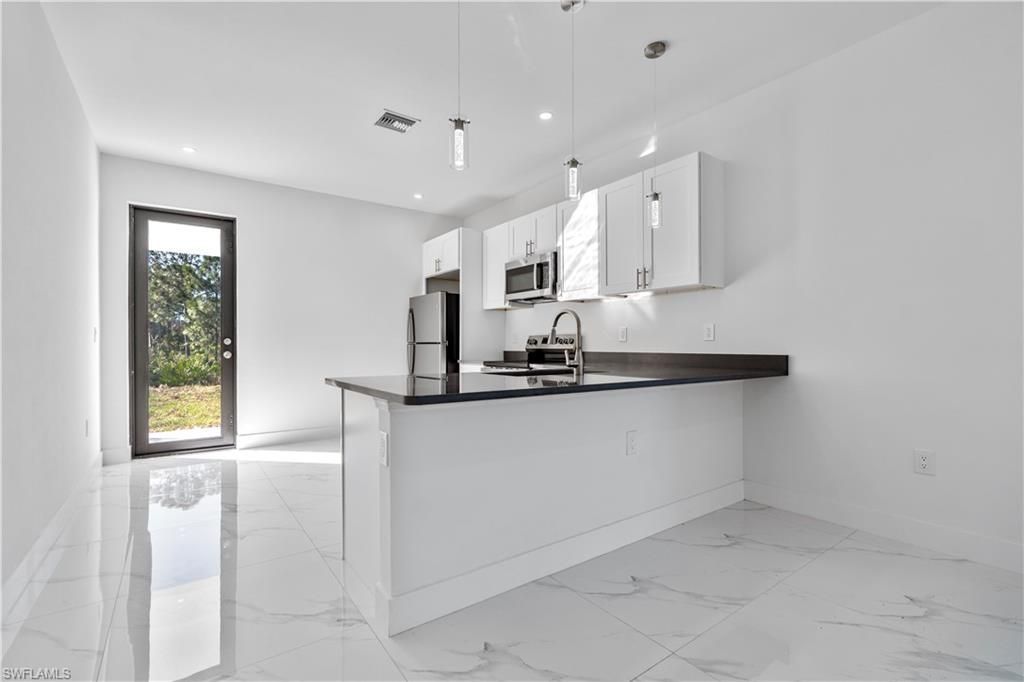 928/930 Hepburn Ave, Lehigh Acres, FL 33974 Photo