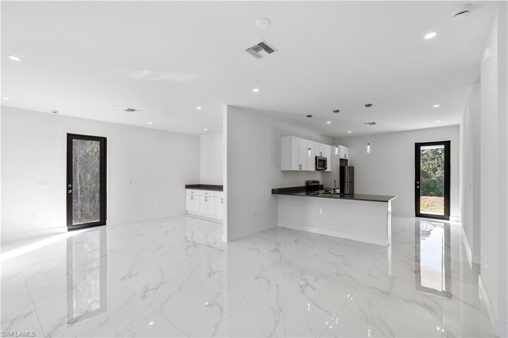 928/930 Hepburn Ave, Lehigh Acres, FL 33974 Photo