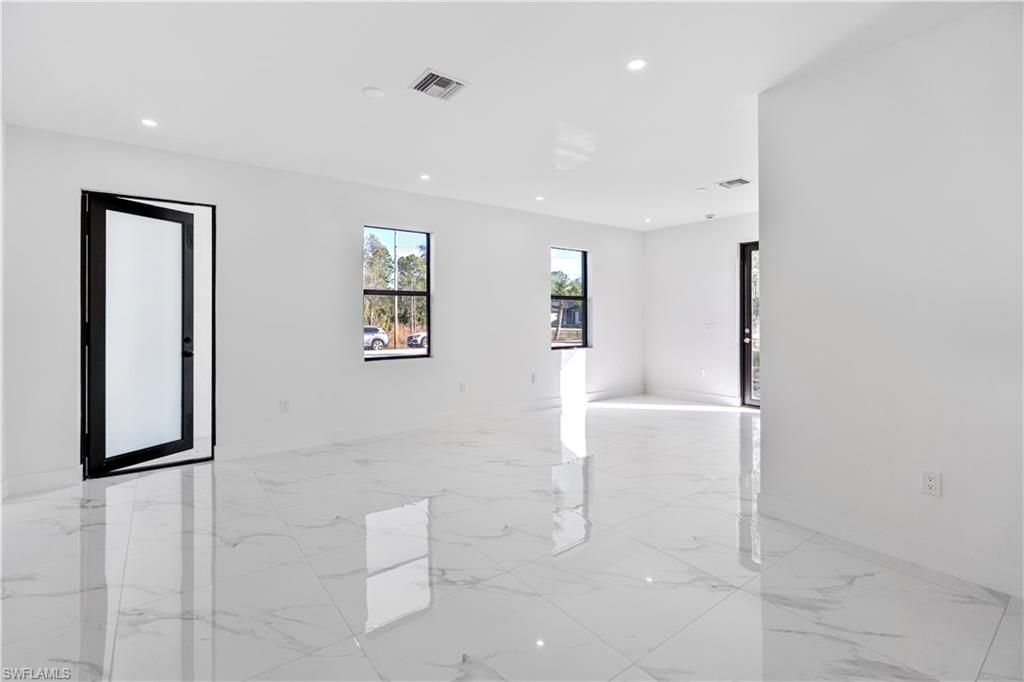 928/930 Hepburn Ave, Lehigh Acres, FL 33974 Photo