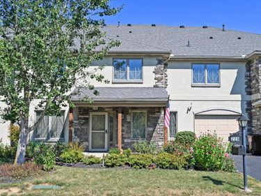 228 Edinburgh Lane, Springdale, OH 45246