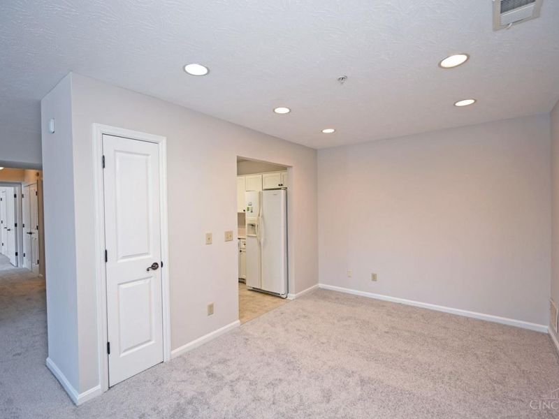 228 Edinburgh Lane, Springdale, OH 45246 Photo 13