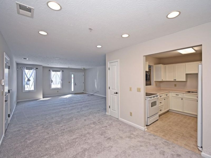 228 Edinburgh Lane, Springdale, OH 45246 Photo 14