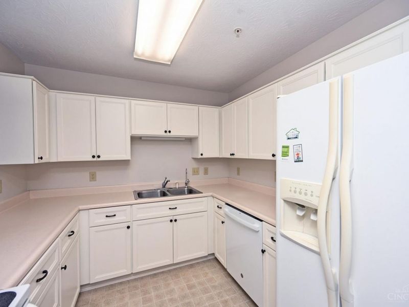 228 Edinburgh Lane, Springdale, OH 45246 Photo 15