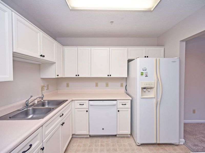 228 Edinburgh Lane, Springdale, OH 45246 Photo 18